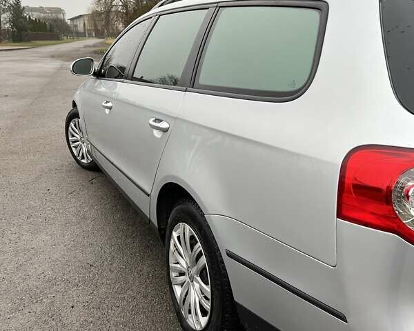 Серый Фольксваген Пассат, объемом двигателя 1.97 л и пробегом 285 тыс. км за 5800 $, фото 28 на Automoto.ua