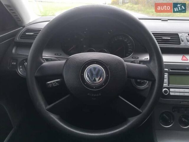 Серый Фольксваген Пассат, объемом двигателя 1.9 л и пробегом 256 тыс. км за 5500 $, фото 12 на Automoto.ua