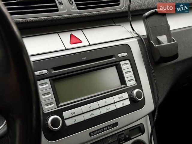 Сірий Фольксваген Пассат, об'ємом двигуна 1.8 л та пробігом 249 тис. км за 5990 $, фото 19 на Automoto.ua