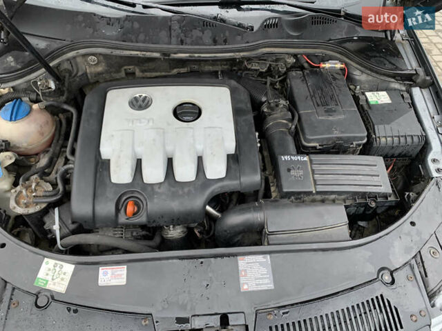 Серый Фольксваген Пассат, объемом двигателя 1.97 л и пробегом 350 тыс. км за 6500 $, фото 45 на Automoto.ua