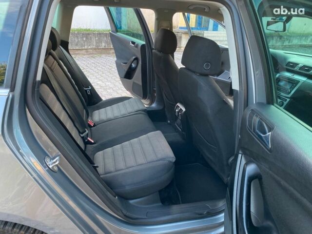 Серый Фольксваген Пассат, объемом двигателя 2 л и пробегом 261 тыс. км за 1500 $, фото 10 на Automoto.ua