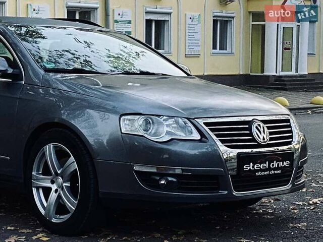 Серый Фольксваген Пассат, объемом двигателя 1.97 л и пробегом 295 тыс. км за 7999 $, фото 15 на Automoto.ua