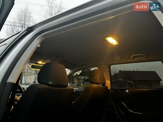 Серый Фольксваген Пассат, объемом двигателя 1.6 л и пробегом 227 тыс. км за 5200 $, фото 12 на Automoto.ua