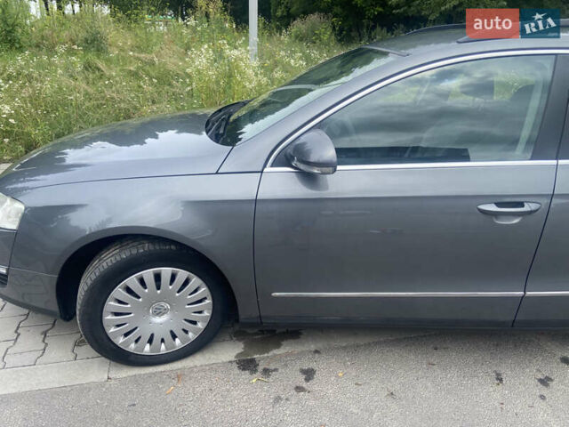 Серый Фольксваген Пассат, объемом двигателя 2 л и пробегом 254 тыс. км за 6200 $, фото 2 на Automoto.ua