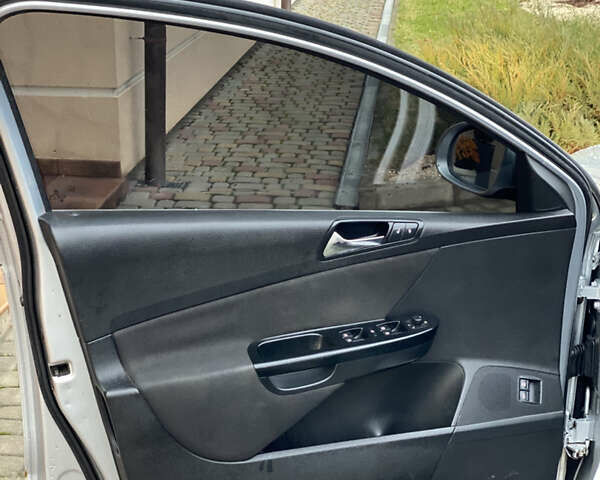 Сірий Фольксваген Пассат, об'ємом двигуна 2 л та пробігом 247 тис. км за 4599 $, фото 60 на Automoto.ua