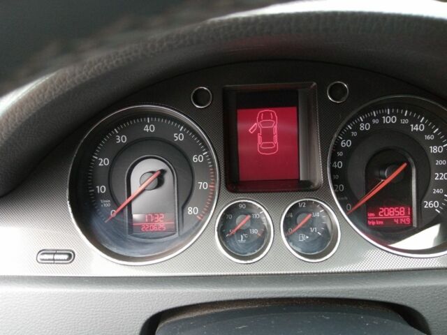 Сірий Фольксваген Пассат, об'ємом двигуна 2 л та пробігом 208 тис. км за 4900 $, фото 16 на Automoto.ua