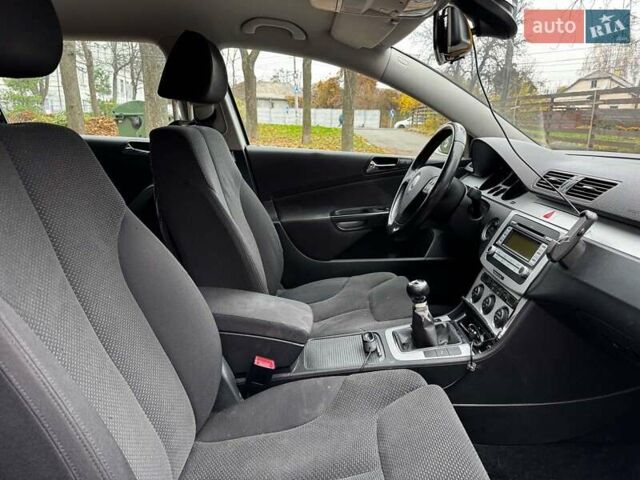 Сірий Фольксваген Пассат, об'ємом двигуна 1.8 л та пробігом 249 тис. км за 5990 $, фото 23 на Automoto.ua