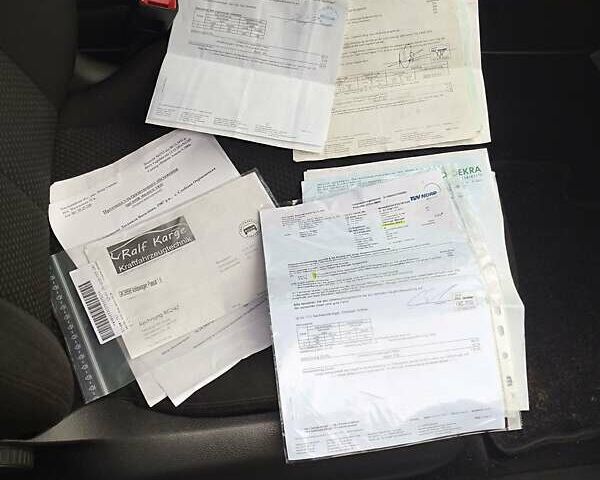 Серый Фольксваген Пассат, объемом двигателя 1.6 л и пробегом 243 тыс. км за 7800 $, фото 104 на Automoto.ua