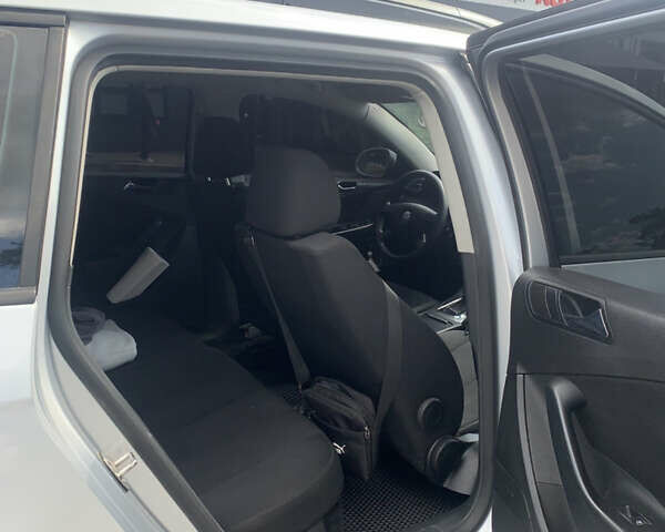 Серый Фольксваген Пассат, объемом двигателя 1.97 л и пробегом 325 тыс. км за 5600 $, фото 6 на Automoto.ua