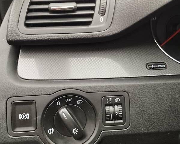 Серый Фольксваген Пассат, объемом двигателя 1.6 л и пробегом 243 тыс. км за 7800 $, фото 39 на Automoto.ua