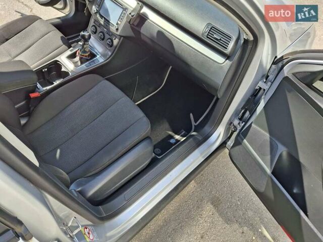 Серый Фольксваген Пассат, объемом двигателя 2 л и пробегом 218 тыс. км за 5300 $, фото 16 на Automoto.ua