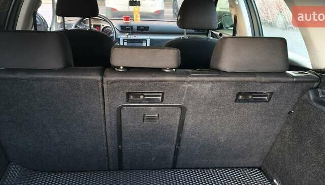 Серый Фольксваген Пассат, объемом двигателя 1.97 л и пробегом 295 тыс. км за 5800 $, фото 9 на Automoto.ua