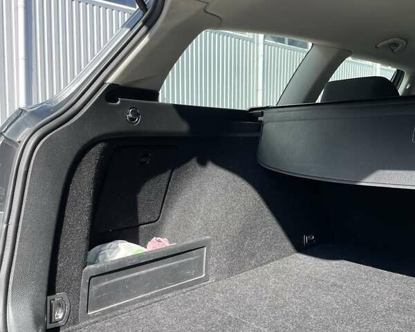 Серый Фольксваген Пассат, объемом двигателя 1.97 л и пробегом 320 тыс. км за 6000 $, фото 13 на Automoto.ua