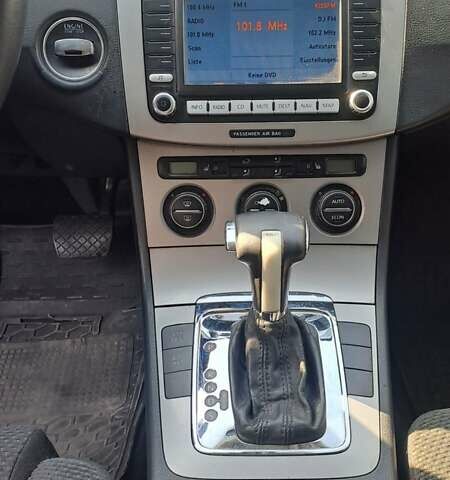 Серый Фольксваген Пассат, объемом двигателя 1.97 л и пробегом 400 тыс. км за 5999 $, фото 14 на Automoto.ua