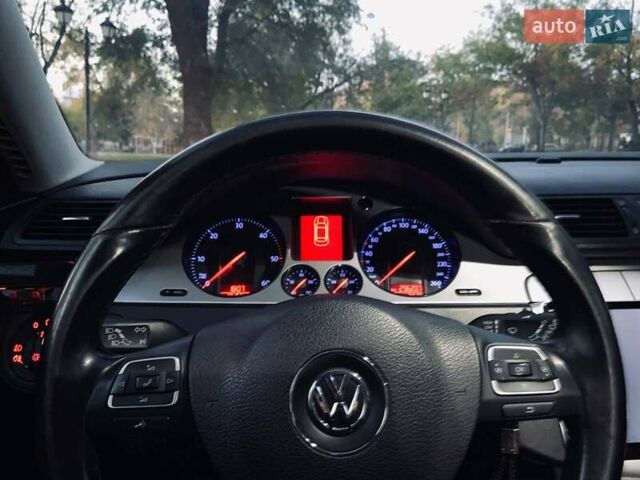 Серый Фольксваген Пассат, объемом двигателя 1.97 л и пробегом 295 тыс. км за 7999 $, фото 17 на Automoto.ua