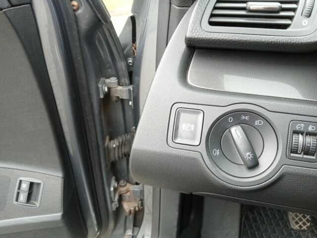 Сірий Фольксваген Пассат, об'ємом двигуна 2 л та пробігом 208 тис. км за 4900 $, фото 12 на Automoto.ua