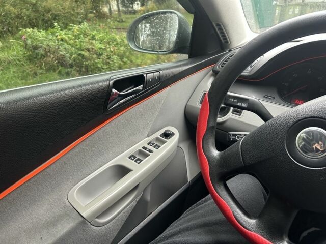 Серый Фольксваген Пассат, объемом двигателя 0 л и пробегом 220 тыс. км за 1900 $, фото 7 на Automoto.ua