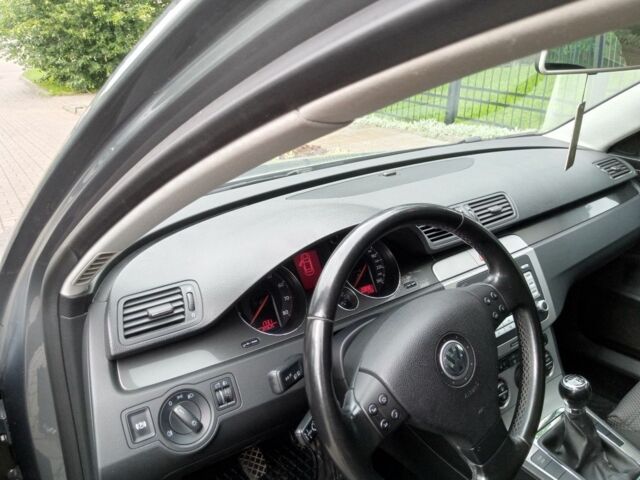 Сірий Фольксваген Пассат, об'ємом двигуна 2 л та пробігом 208 тис. км за 4900 $, фото 5 на Automoto.ua