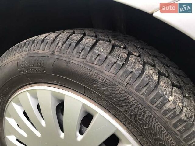 Серый Фольксваген Пассат, объемом двигателя 1.97 л и пробегом 266 тыс. км за 6500 $, фото 44 на Automoto.ua