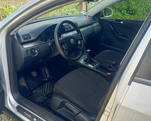 Серый Фольксваген Пассат, объемом двигателя 2 л и пробегом 250 тыс. км за 5300 $, фото 10 на Automoto.ua