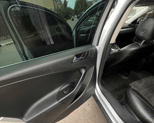 Сірий Фольксваген Пассат, об'ємом двигуна 1.97 л та пробігом 319 тис. км за 6999 $, фото 10 на Automoto.ua