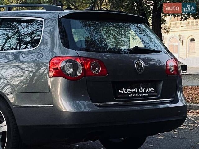 Серый Фольксваген Пассат, объемом двигателя 1.97 л и пробегом 295 тыс. км за 7999 $, фото 7 на Automoto.ua