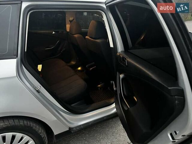 Серый Фольксваген Пассат, объемом двигателя 1.6 л и пробегом 227 тыс. км за 5200 $, фото 10 на Automoto.ua