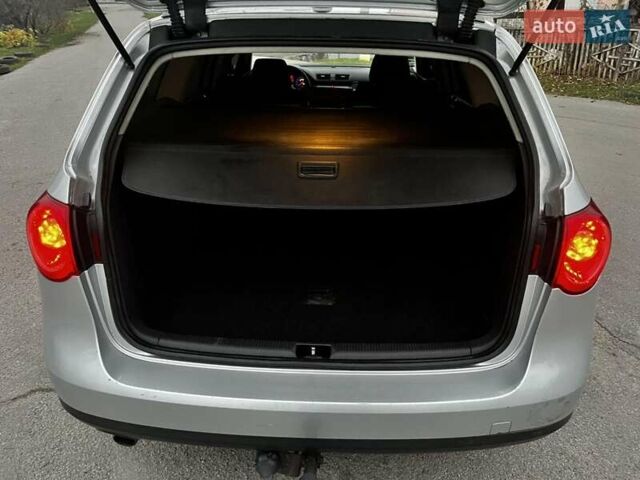 Серый Фольксваген Пассат, объемом двигателя 1.6 л и пробегом 227 тыс. км за 5200 $, фото 15 на Automoto.ua