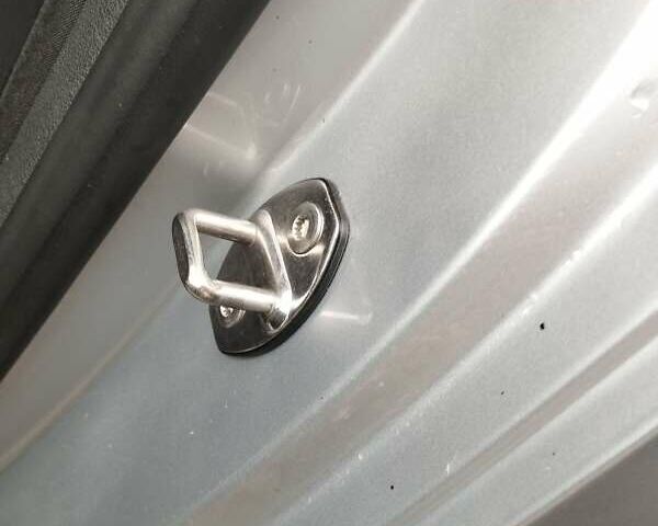 Серый Фольксваген Пассат, объемом двигателя 1.6 л и пробегом 243 тыс. км за 7800 $, фото 80 на Automoto.ua