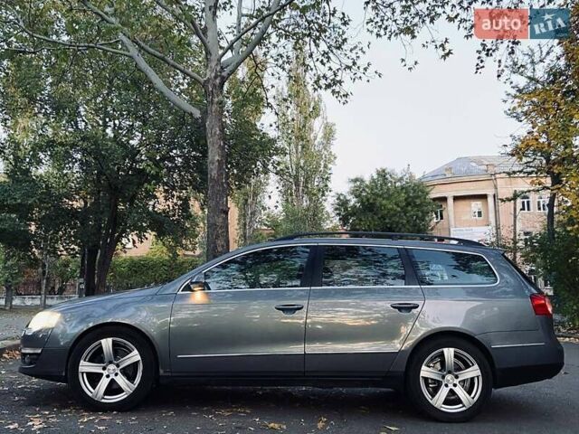 Серый Фольксваген Пассат, объемом двигателя 1.97 л и пробегом 295 тыс. км за 7999 $, фото 4 на Automoto.ua