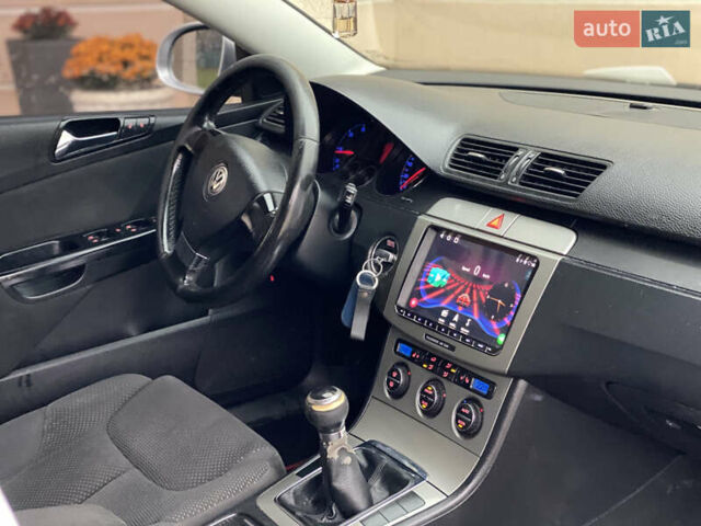 Сірий Фольксваген Пассат, об'ємом двигуна 2 л та пробігом 247 тис. км за 4599 $, фото 32 на Automoto.ua