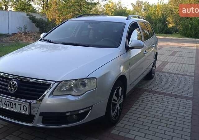 Фольксваген Пассат 2007 у Измаиле на Automoto.ua Сірий Фольксваген Пассат, об'ємом двигуна 1.97 л та пробігом 412 тис. км за 5000 $, фото 1 на Automoto.ua