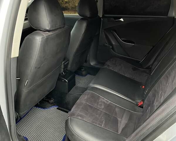 Серый Фольксваген Пассат, объемом двигателя 1.97 л и пробегом 285 тыс. км за 5800 $, фото 19 на Automoto.ua