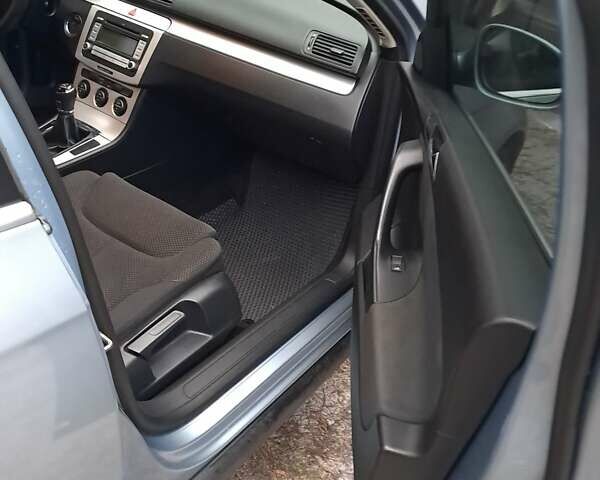 Серый Фольксваген Пассат, объемом двигателя 1.97 л и пробегом 245 тыс. км за 6700 $, фото 66 на Automoto.ua