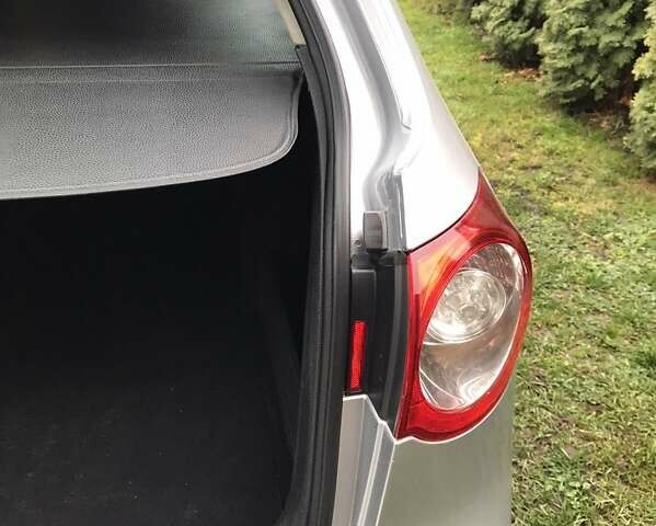 Серый Фольксваген Пассат, объемом двигателя 1.97 л и пробегом 266 тыс. км за 6500 $, фото 27 на Automoto.ua