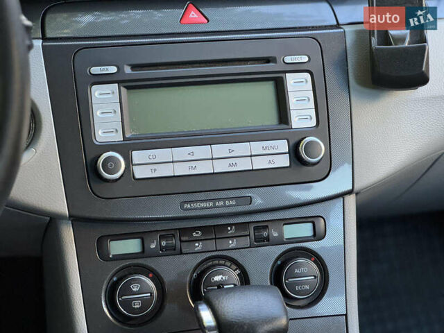 Фольксваген Пассат 2007 в Вознесенске на Automoto.ua Серый Фольксваген Пассат, объемом двигателя 1.6 л и пробегом 185 тыс. км за 6900 $, фото 17 на Automoto.ua