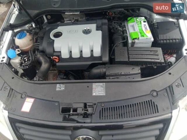 Серый Фольксваген Пассат, объемом двигателя 1.9 л и пробегом 266 тыс. км за 7000 $, фото 4 на Automoto.ua