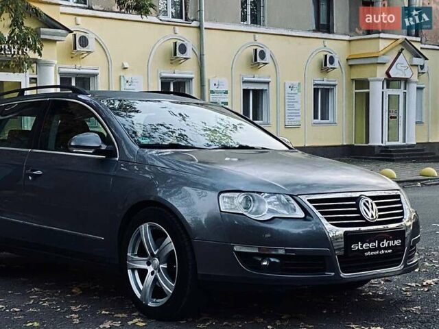 Серый Фольксваген Пассат, объемом двигателя 1.97 л и пробегом 295 тыс. км за 7999 $, фото 14 на Automoto.ua
