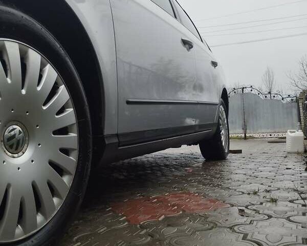 Серый Фольксваген Пассат, объемом двигателя 1.6 л и пробегом 243 тыс. км за 7800 $, фото 52 на Automoto.ua