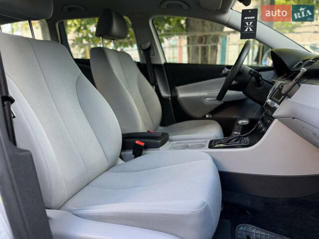 Фольксваген Пассат 2007 в Вознесенске на Automoto.ua Серый Фольксваген Пассат, объемом двигателя 1.6 л и пробегом 185 тыс. км за 6900 $, фото 14 на Automoto.ua