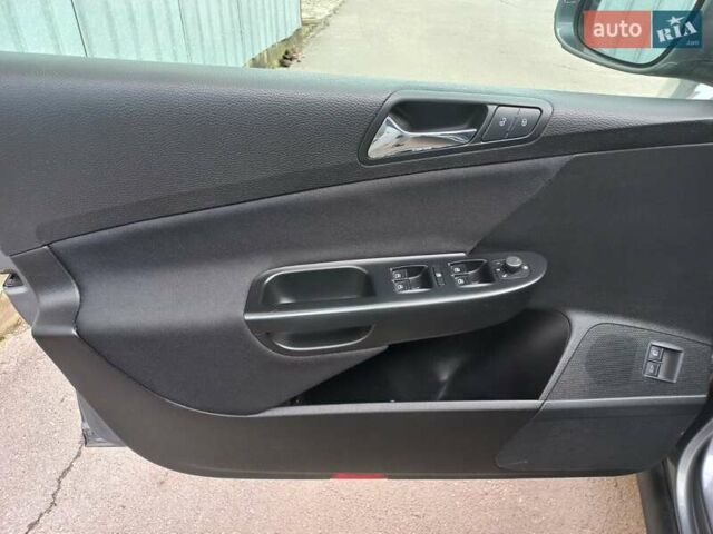 Сірий Фольксваген Пассат, об'ємом двигуна 1.6 л та пробігом 188 тис. км за 7700 $, фото 9 на Automoto.ua