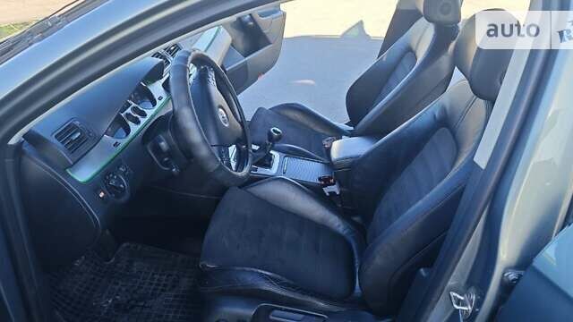 Серый Фольксваген Пассат, объемом двигателя 1.97 л и пробегом 234 тыс. км за 6800 $, фото 12 на Automoto.ua