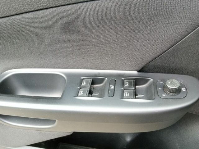 Сірий Фольксваген Пассат, об'ємом двигуна 2 л та пробігом 208 тис. км за 4900 $, фото 13 на Automoto.ua