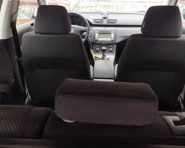 Серый Фольксваген Пассат, объемом двигателя 1.6 л и пробегом 243 тыс. км за 7800 $, фото 57 на Automoto.ua