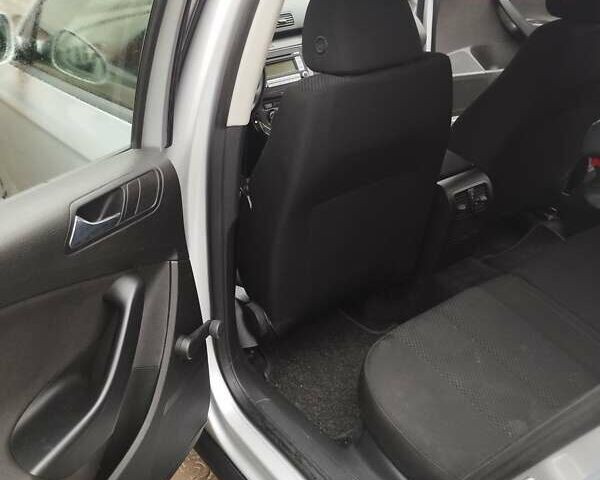 Серый Фольксваген Пассат, объемом двигателя 1.6 л и пробегом 243 тыс. км за 7800 $, фото 84 на Automoto.ua