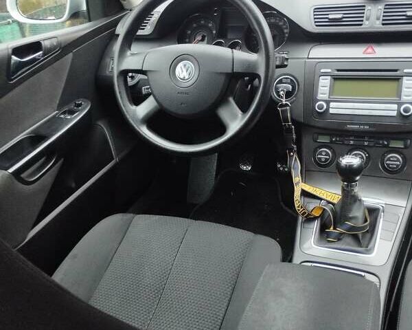 Серый Фольксваген Пассат, объемом двигателя 1.6 л и пробегом 243 тыс. км за 7800 $, фото 71 на Automoto.ua