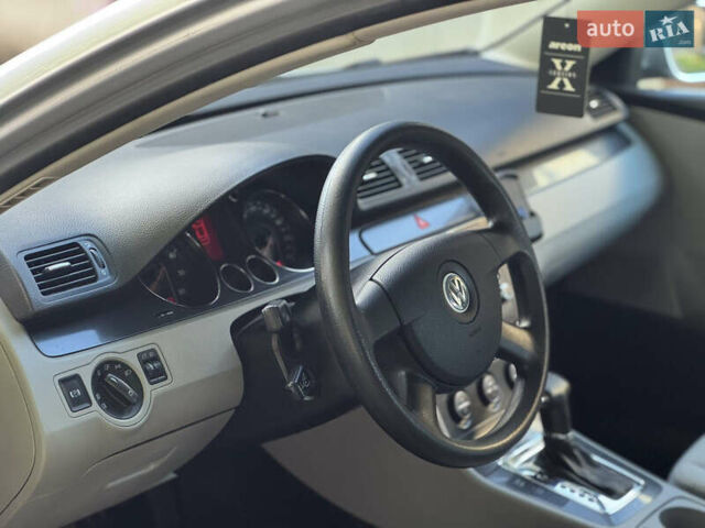 Фольксваген Пассат 2007 в Вознесенске на Automoto.ua Серый Фольксваген Пассат, объемом двигателя 1.6 л и пробегом 185 тыс. км за 6900 $, фото 10 на Automoto.ua