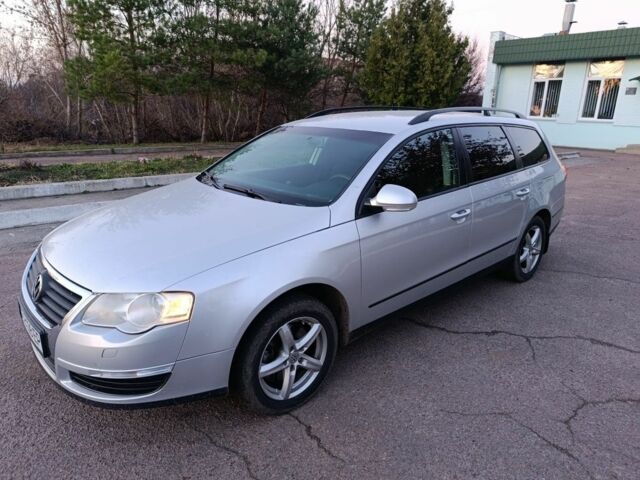 Серый Фольксваген Пассат, объемом двигателя 2 л и пробегом 280 тыс. км за 5000 $, фото 6 на Automoto.ua