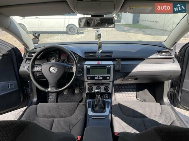 Серый Фольксваген Пассат, объемом двигателя 1.97 л и пробегом 320 тыс. км за 6000 $, фото 21 на Automoto.ua
