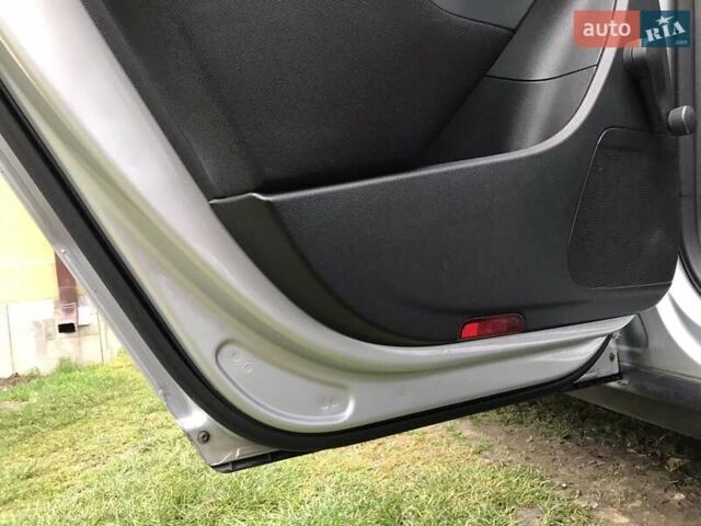 Серый Фольксваген Пассат, объемом двигателя 1.97 л и пробегом 266 тыс. км за 6500 $, фото 14 на Automoto.ua